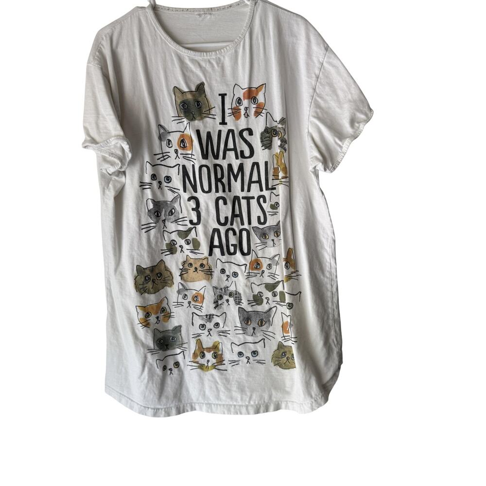 Cat Graphic Shirt Vintage Extra Large White Funny I Was Normal 3 Cats Ago Tee‎